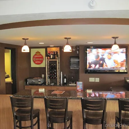 Red Lion Inn & Suites Grimes 