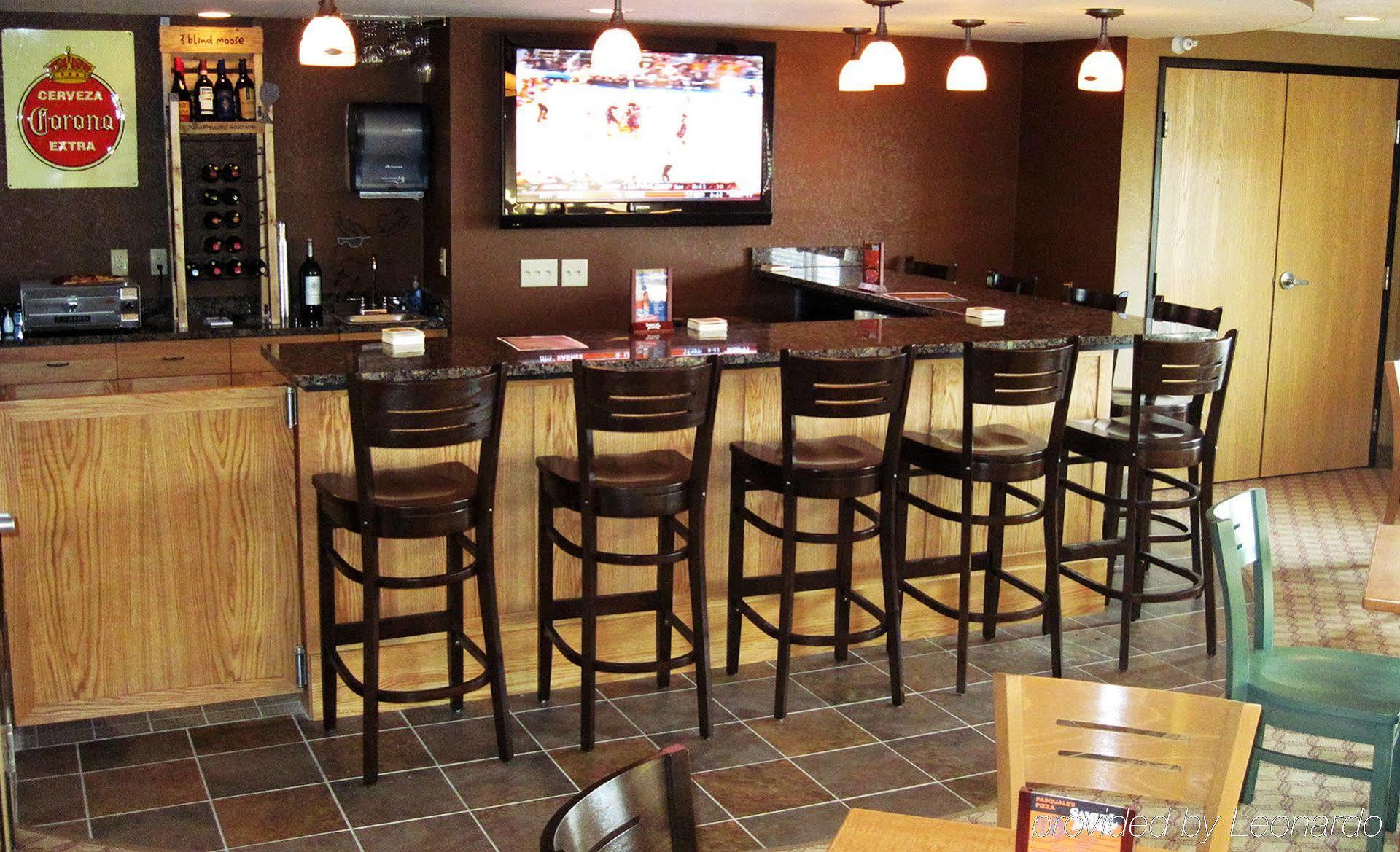 Red Lion &