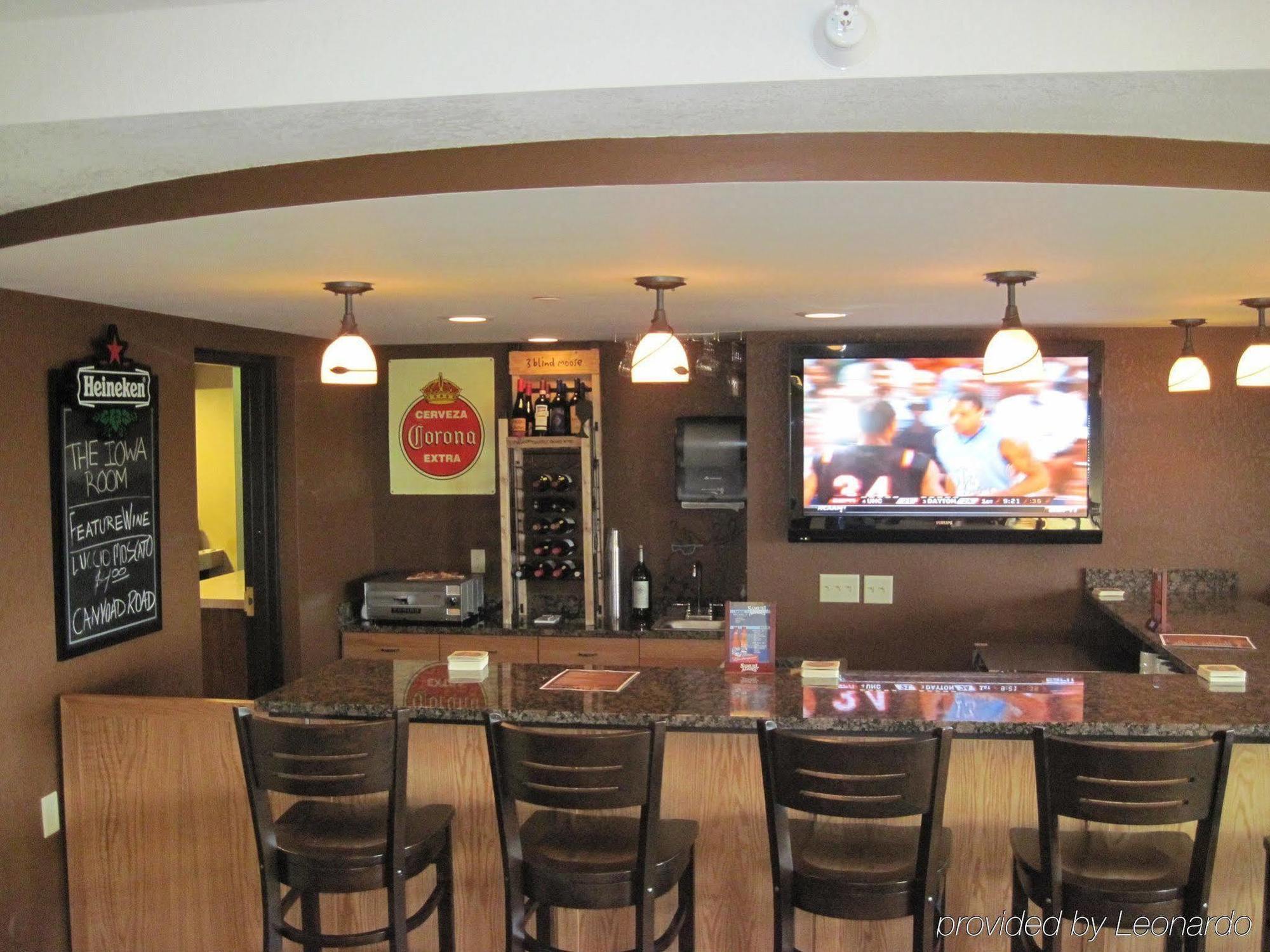 Red Lion &