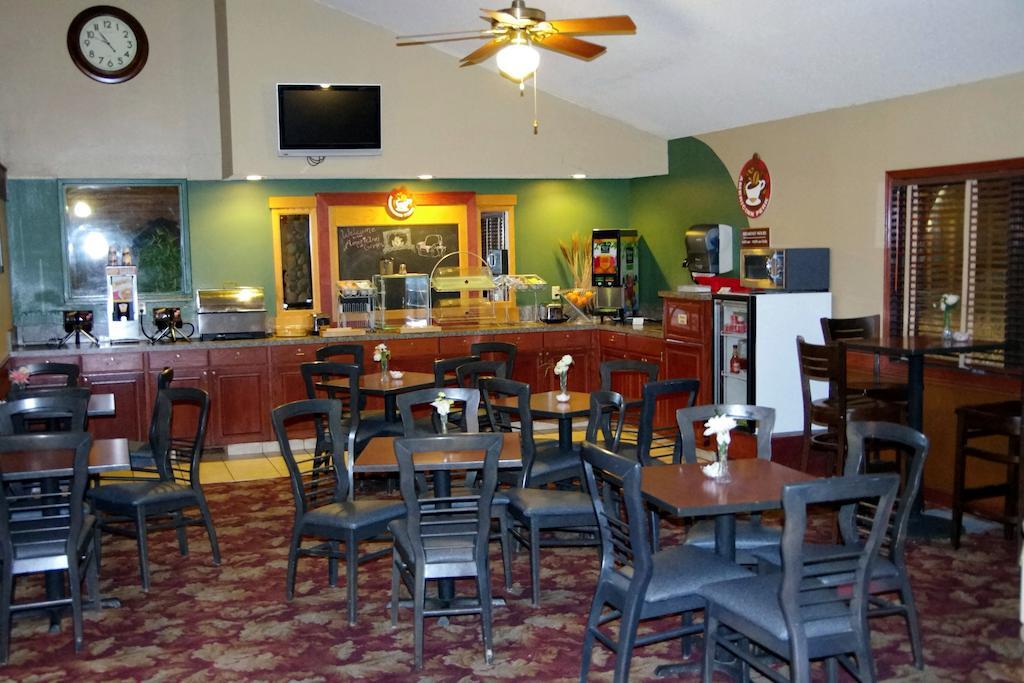 Red Lion & Hotel